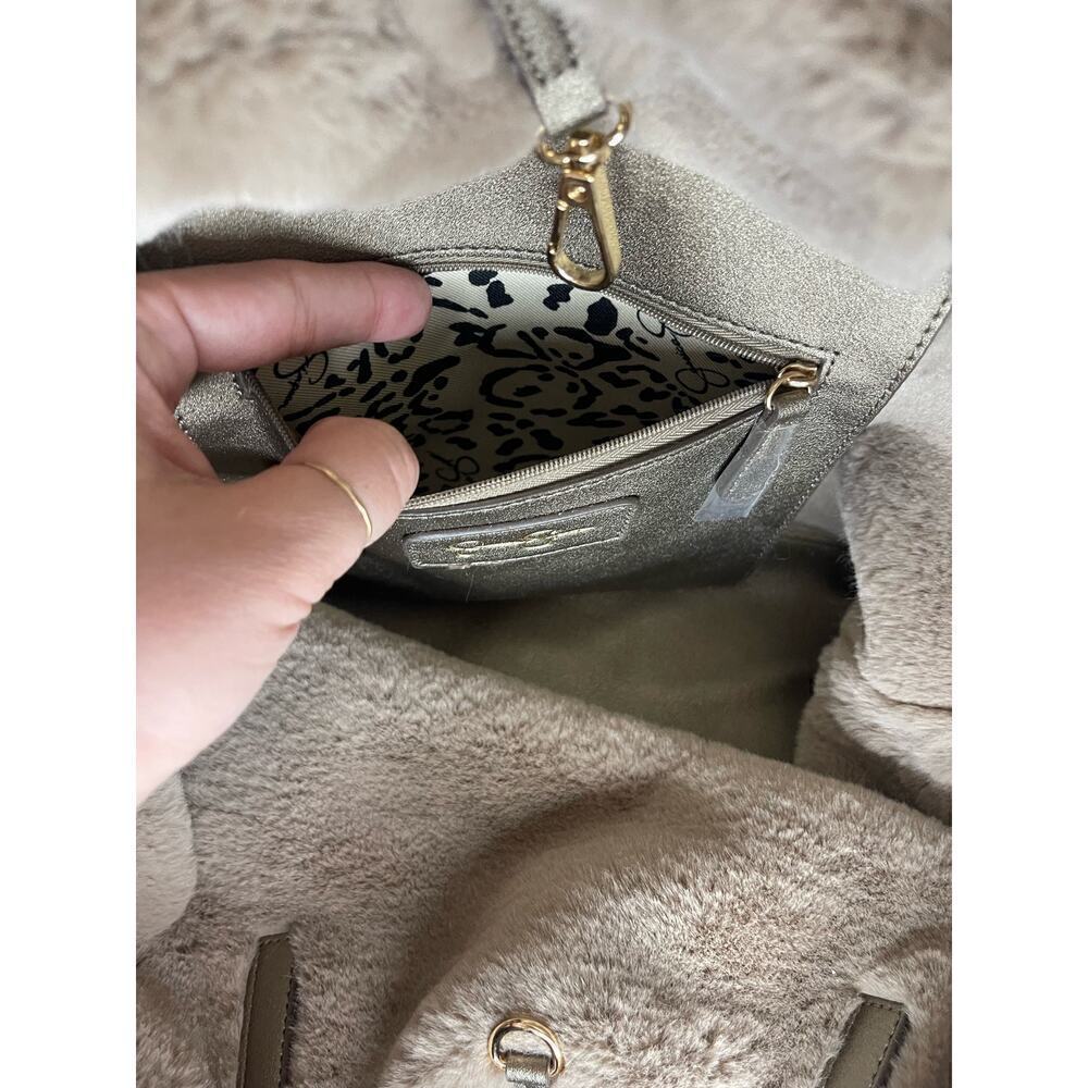 Jessica Simpson Flora Faux Fur Tote Bag In Champagne - Picture 7 of 14